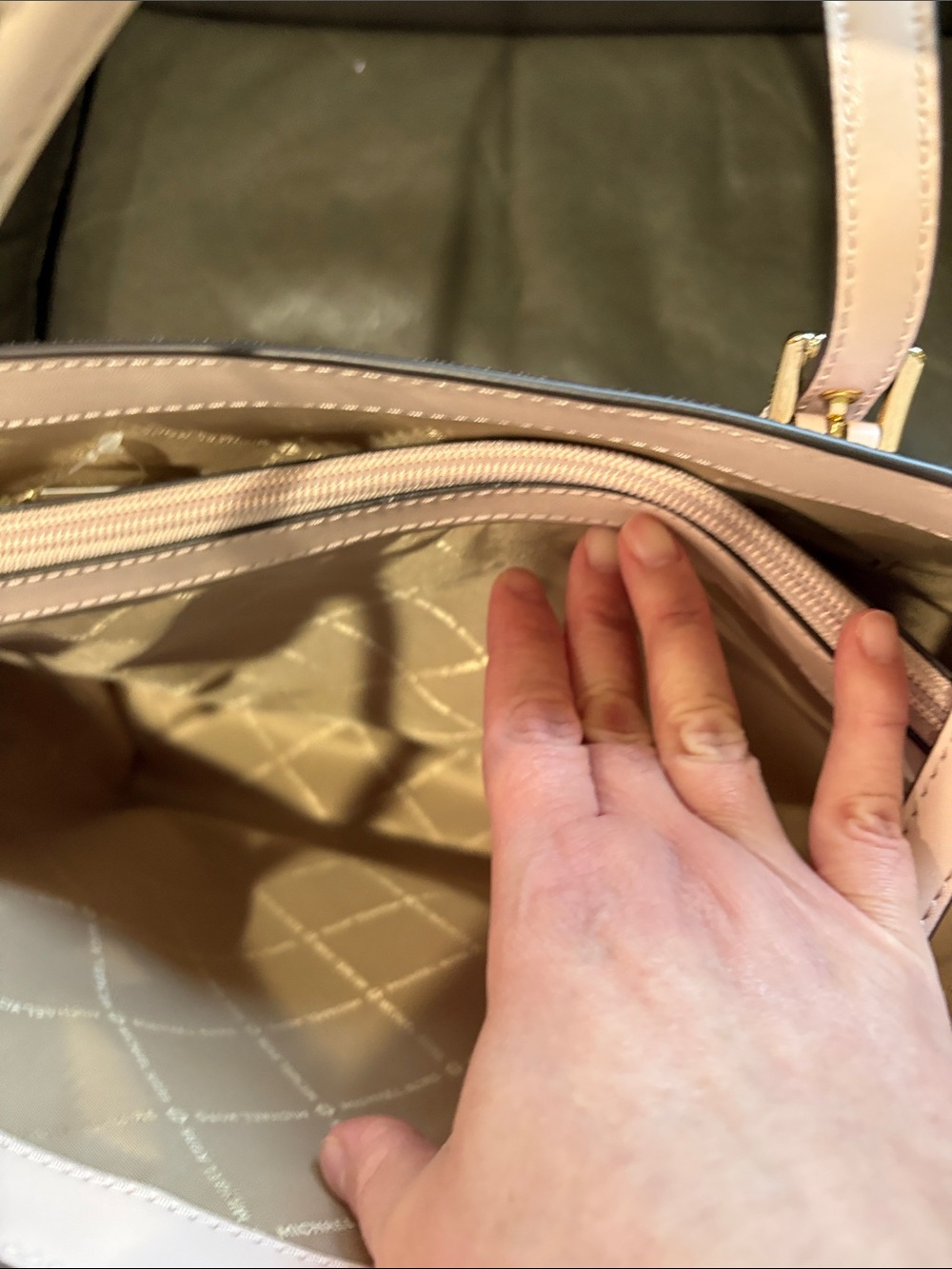 Michael Kors blush multi large tote - Picture 11 of 13